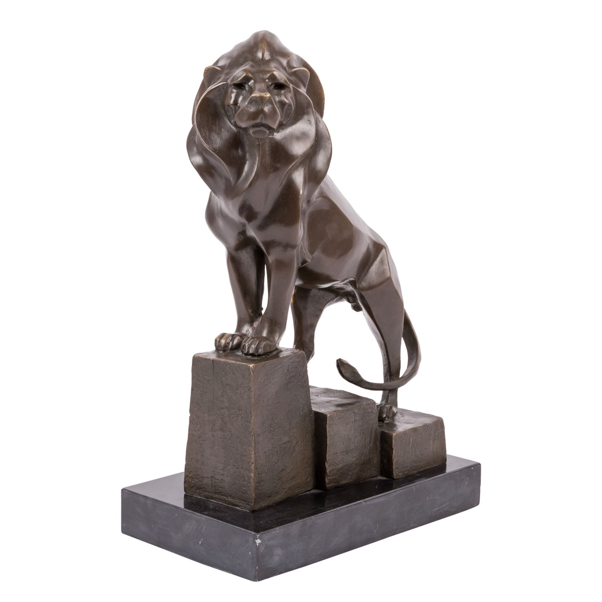 MILO (Bronzebildhauer/-gießer 20. Jh.), "Löwe, auf Stufen stehend",
