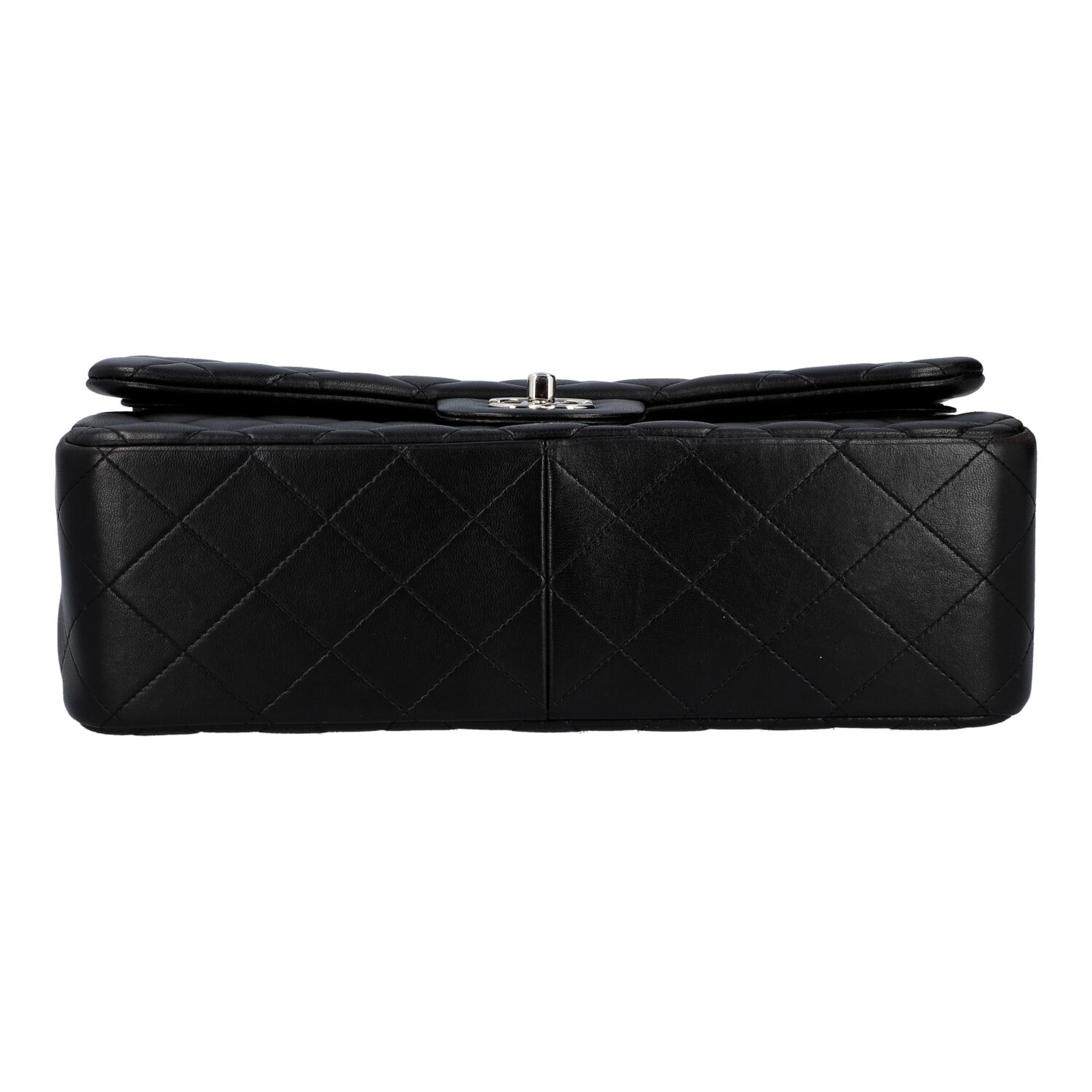 CHANEL Schultertasche 'DOUBLE FLAP BAG JUMBO'. - Image 5 of 9