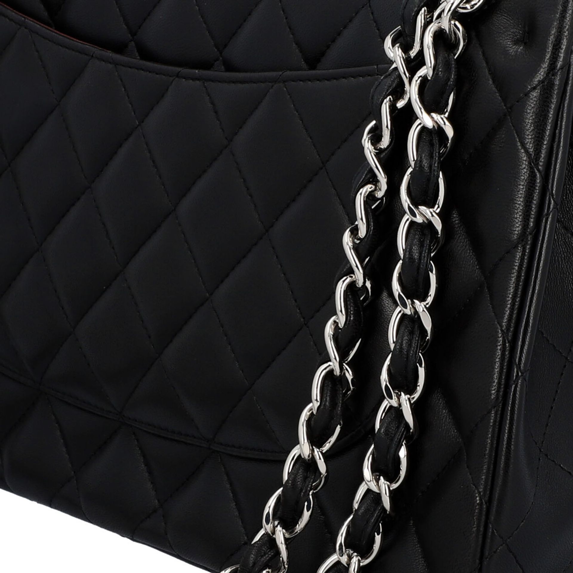 CHANEL Schultertasche 'DOUBLE FLAP BAG JUMBO'. - Image 7 of 9