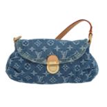 LOUIS VUITTON Pochette "MINI PLEATY".