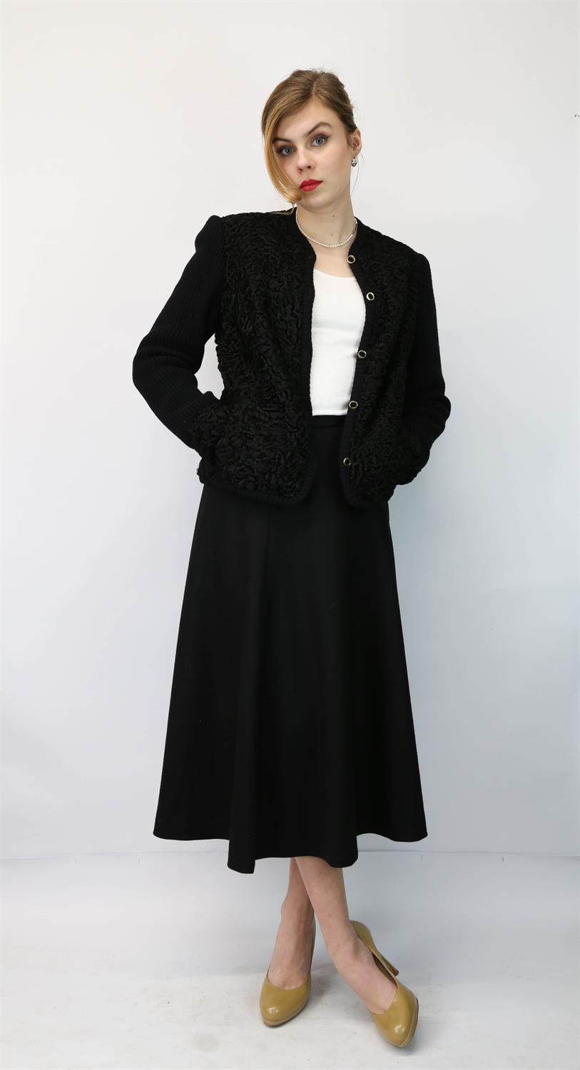 Quality "PERING" French couture designer ladies black lined probably cashmere heavy skirt suit with - Image 5 of 6