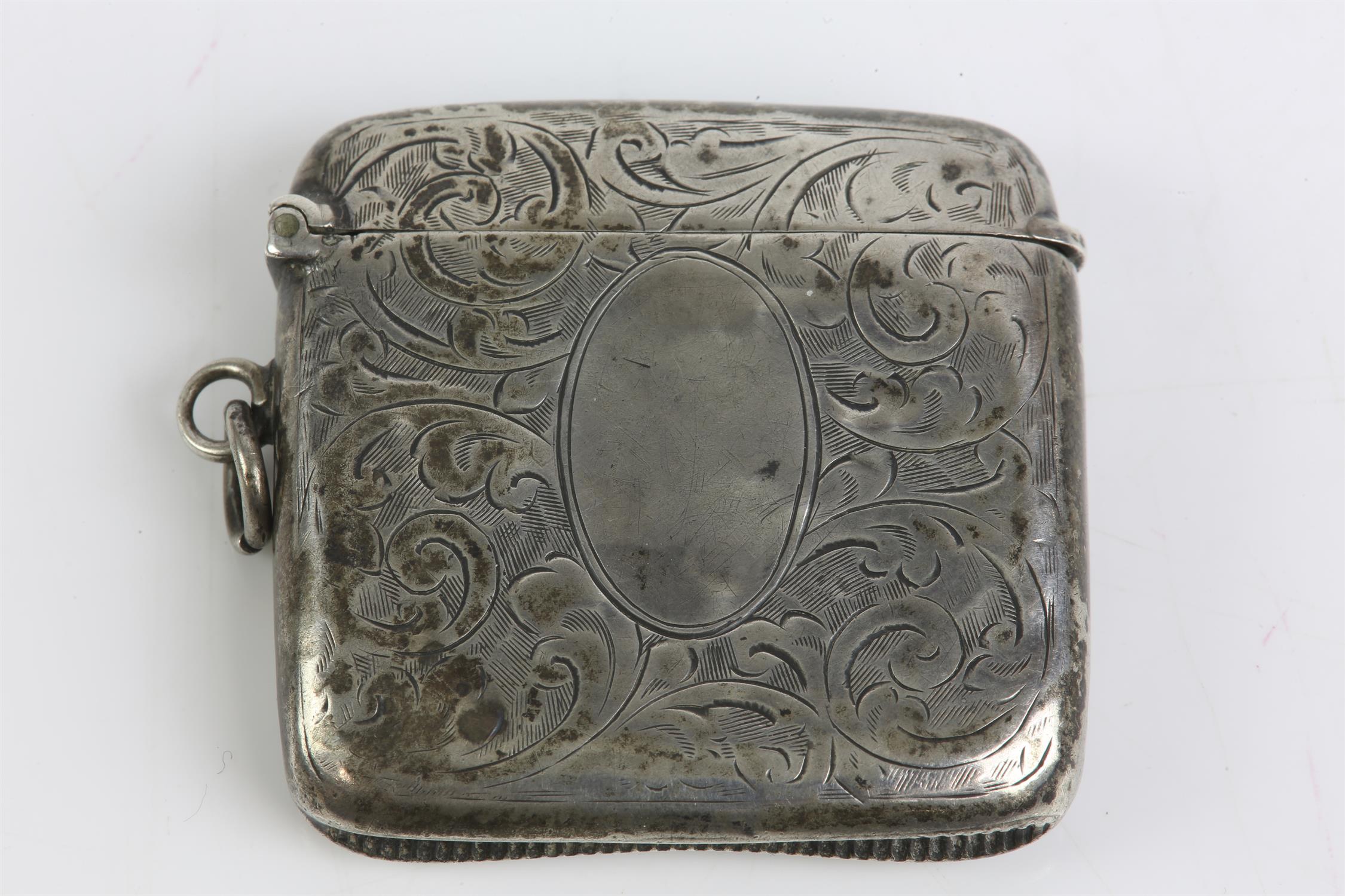 George V silver bright cut vesta case with vacant oval cartouche by John Henry Wynn, Birmingham 1912 - Image 2 of 2