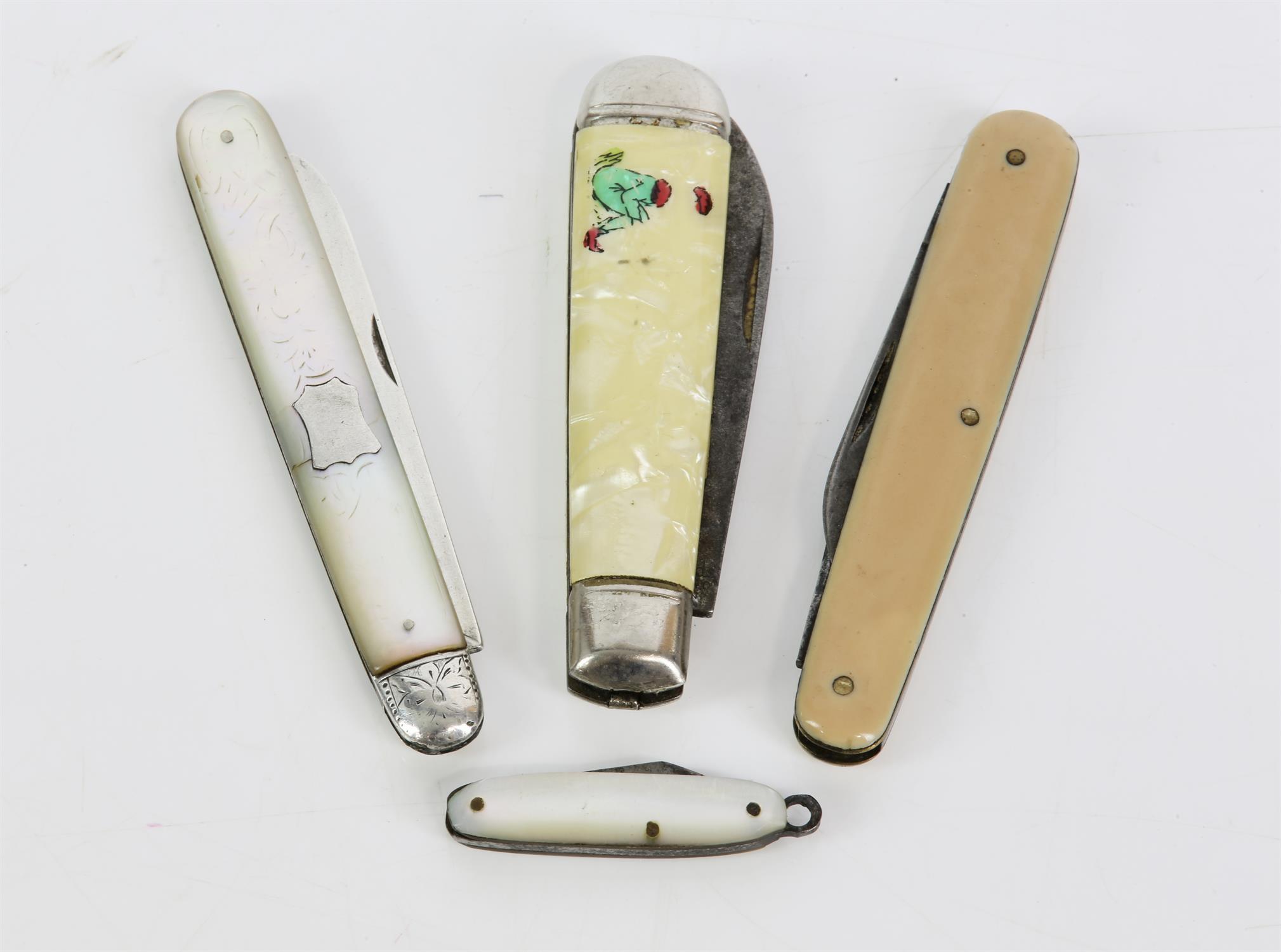 Silver bladed fruit knife and three other vintage pen knives