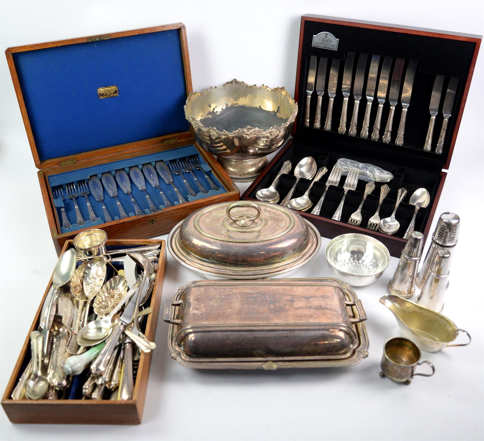 Silver plated items to include tureens, rose bowl, cake basket, cutlery including cased set of fish