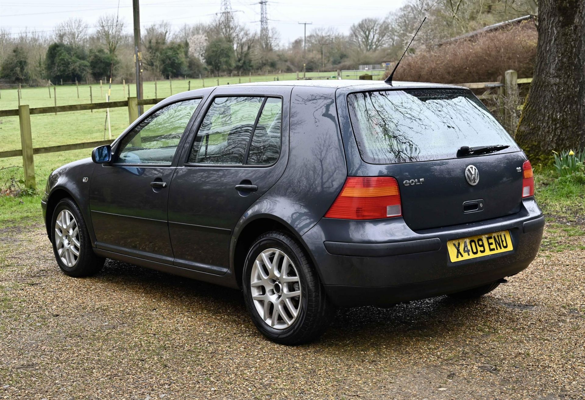 VW Golf. 1.6 Manual. Registration number: X409 ENU. 2000 VW Golf 1.6 SE 5-door Hatchback. - Image 4 of 12