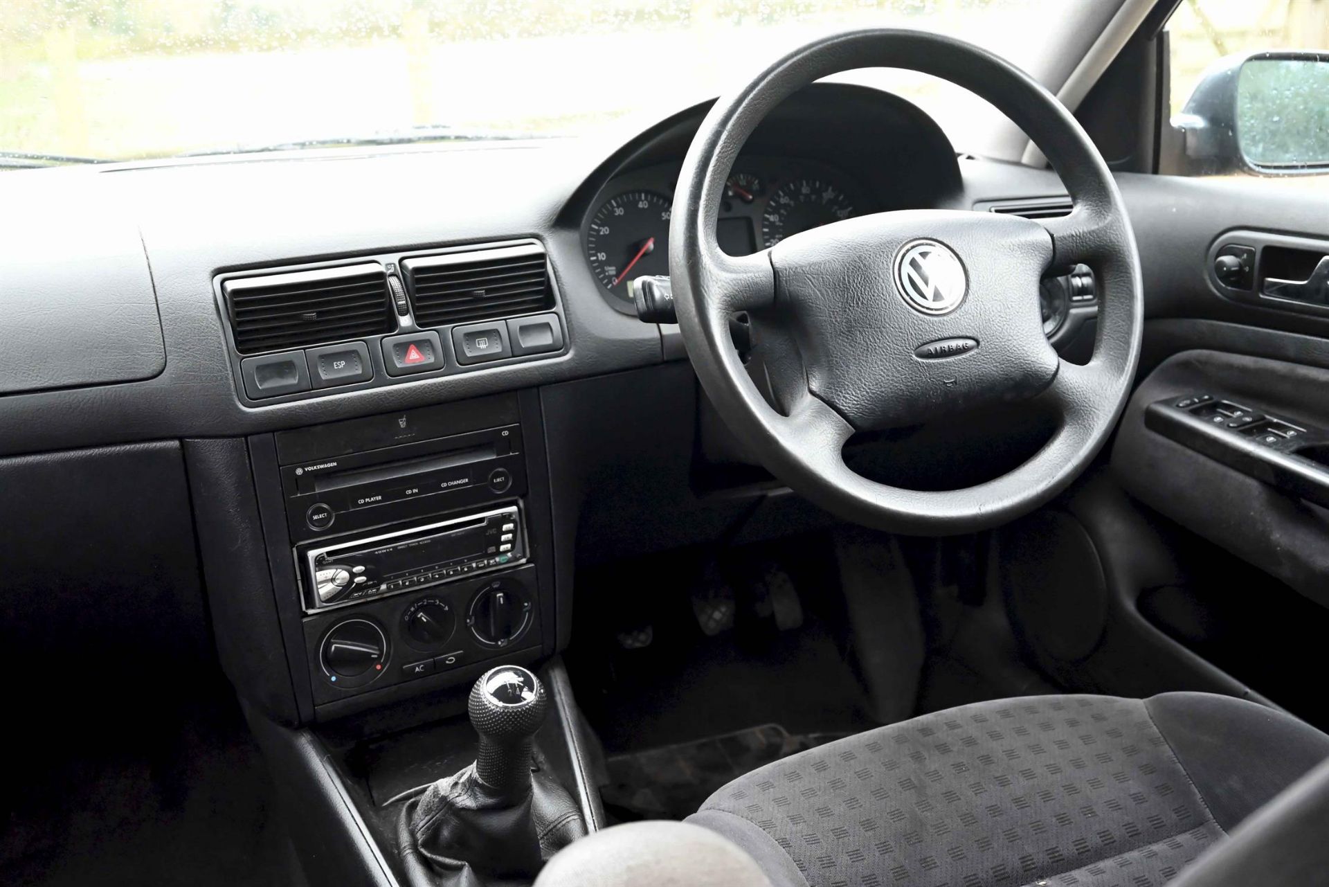 VW Golf. 1.6 Manual. Registration number: X409 ENU. 2000 VW Golf 1.6 SE 5-door Hatchback. - Image 11 of 12