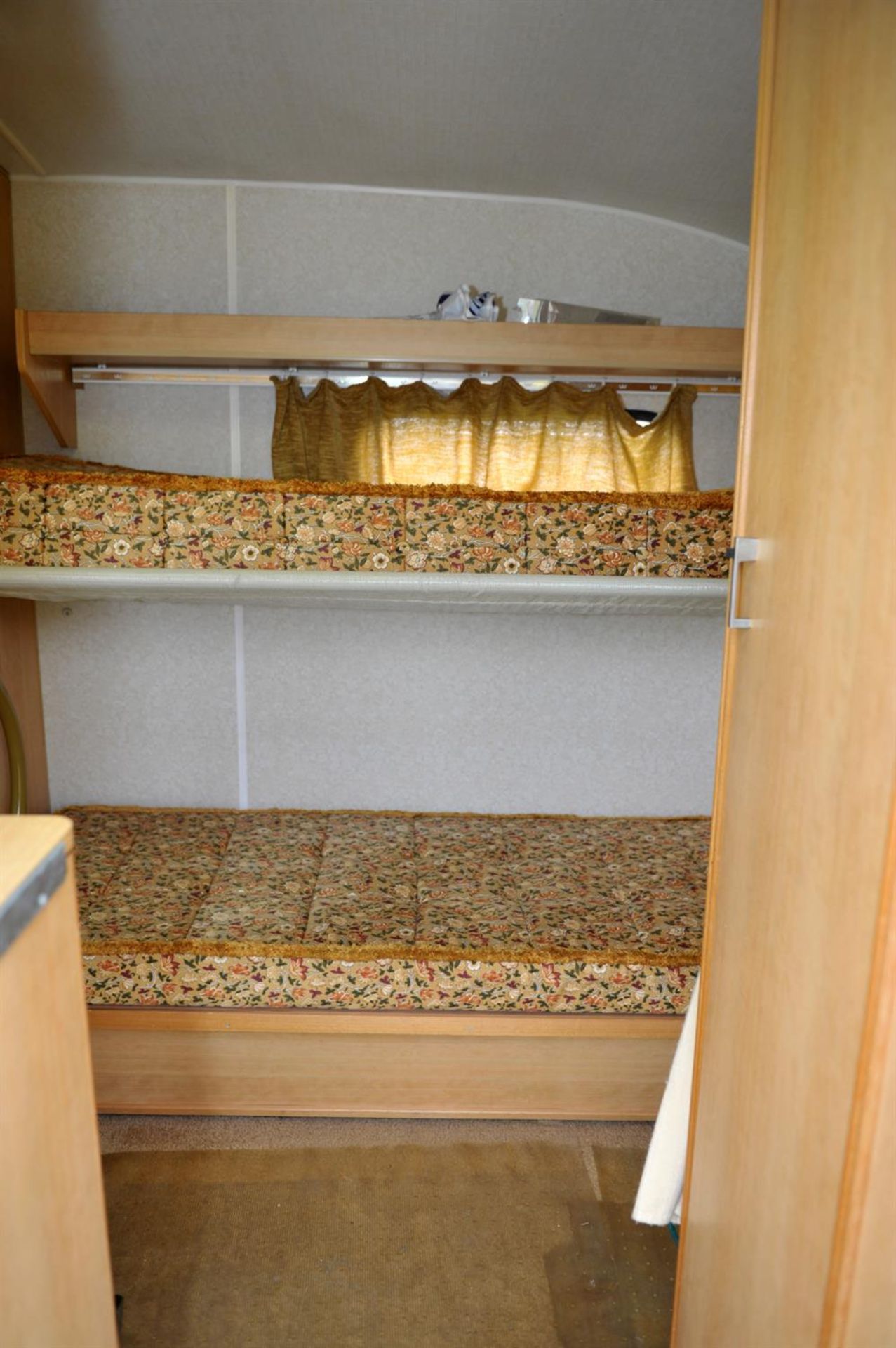 Retro 1981 CI Eccles caravan. Special 50 magazine edition model. 4 berth, double bed and twin bunk - Image 4 of 13