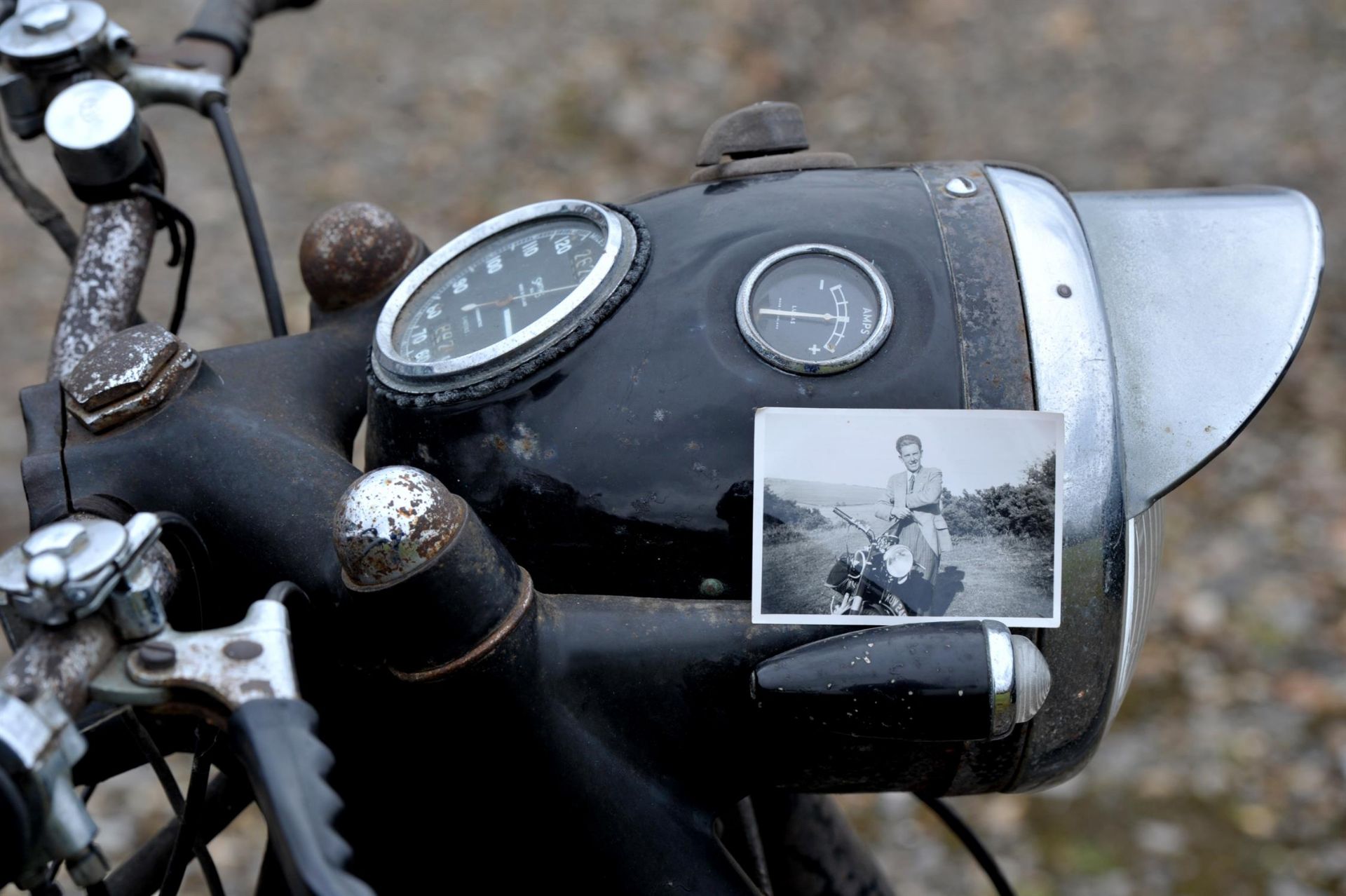 Motor Bike, Matchless. Registration number WPE 346. Comes with stamped Registration Book. - Image 5 of 10