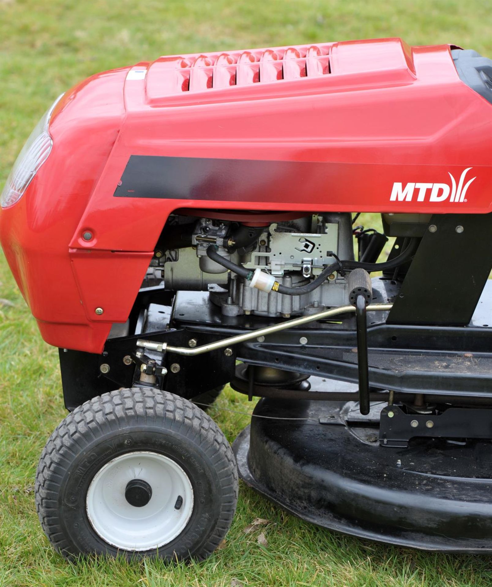 MTD Spider 76 RD Ride on Garden lawn mower. It comes with a grass collection box. - Image 12 of 14