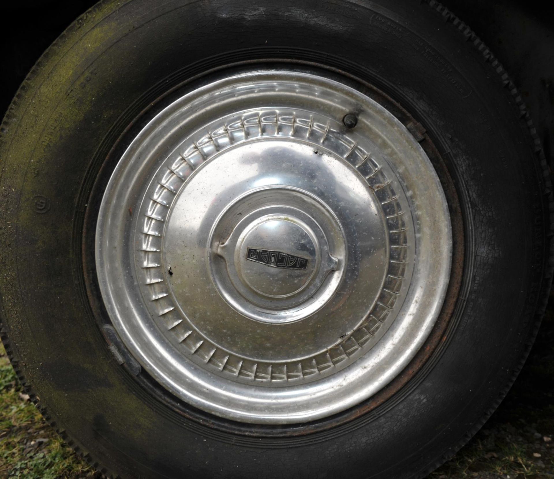 1954 black, Jaguar Mark VII 2-Axle-Rigid Body, for restoration. Registration Number 642 BMU. - Image 16 of 24