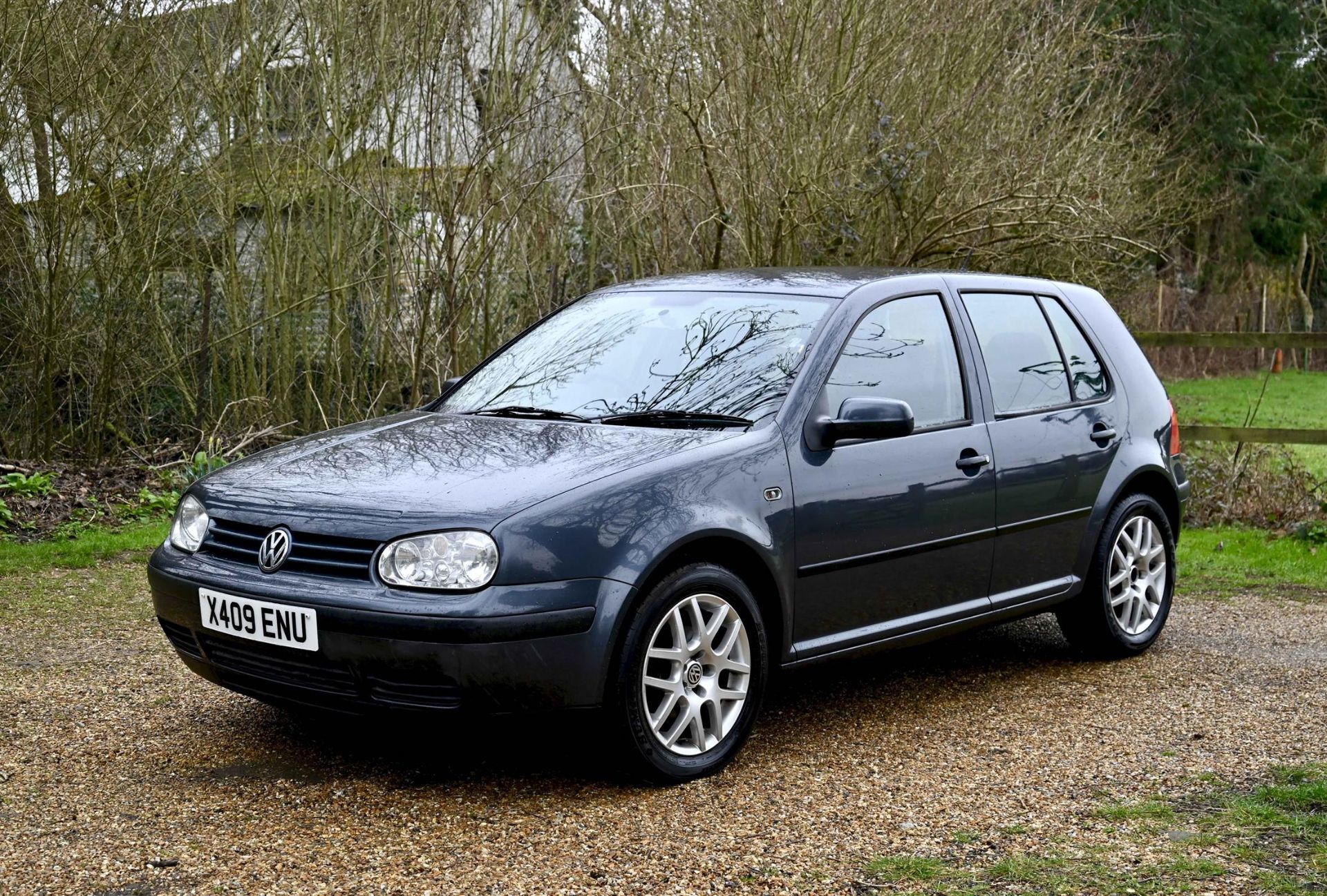 VW Golf. 1.6 Manual. Registration number: X409 ENU. 2000 VW Golf 1.6 SE 5-door Hatchback. - Image 3 of 12