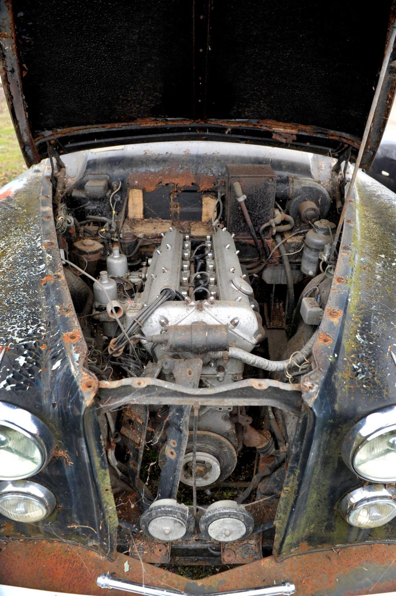 1954 black, Jaguar Mark VII 2-Axle-Rigid Body, for restoration. Registration Number 642 BMU. - Image 17 of 24