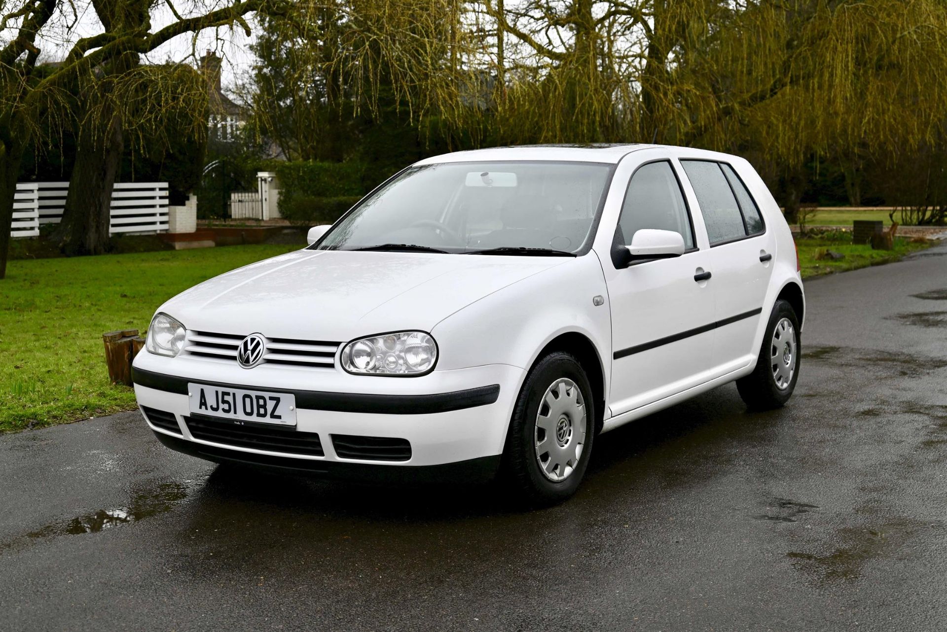 2001 VW Golf 1.6 S Auto 5-door Hatchback. Registration number AJ51 OBZ. White with black cloth - Image 14 of 14