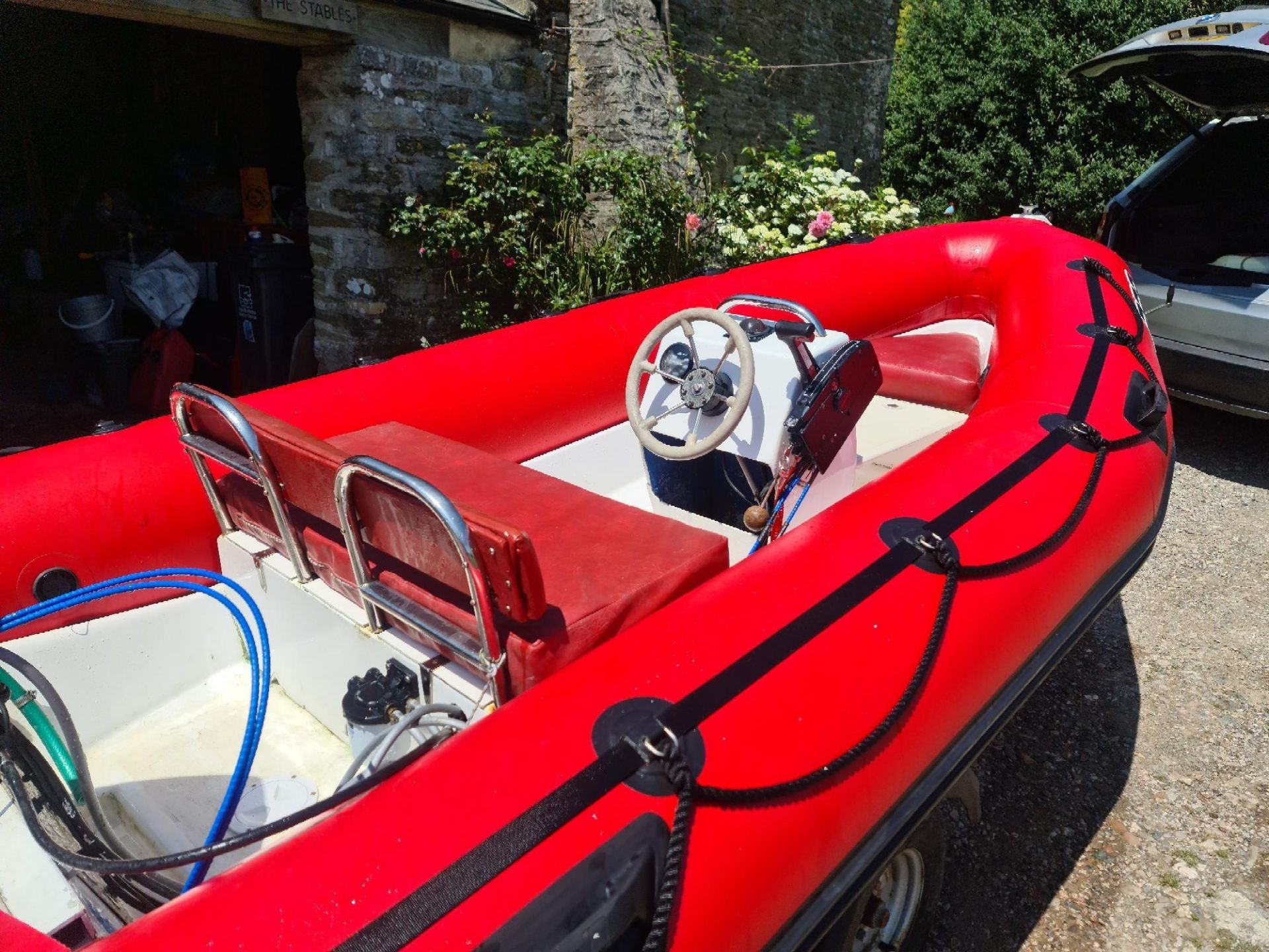 4.2 metre Zodiac Pro Rib Motorboat. With 20HP Yamaha 4 stroke outboard engine. In very good order - Image 11 of 14