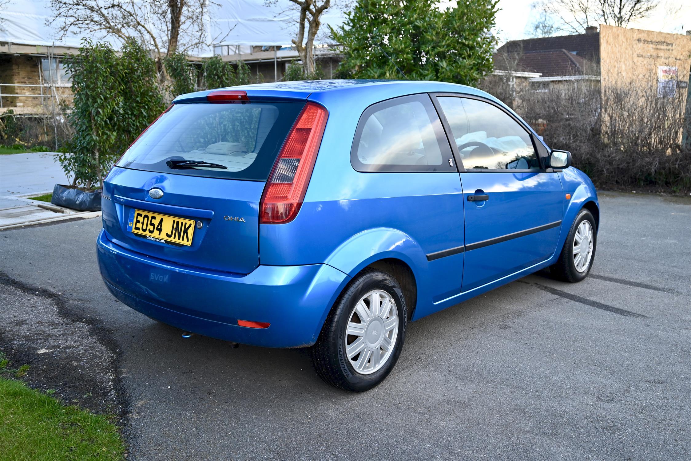 2004 Ford Fiesta 1.4 Ghia 3-door hatchback. Registration number: EO54 JNK. Metallic Aquarius Blue, - Image 5 of 16