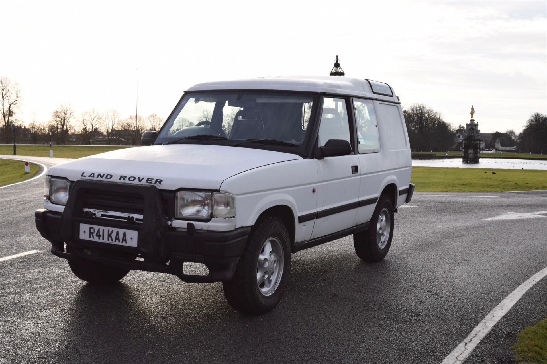 1998 Land Rover Discovery 2-Door R41 KAA. 2-door Land Rover Discovery 300 TDI, which was first - Image 27 of 41