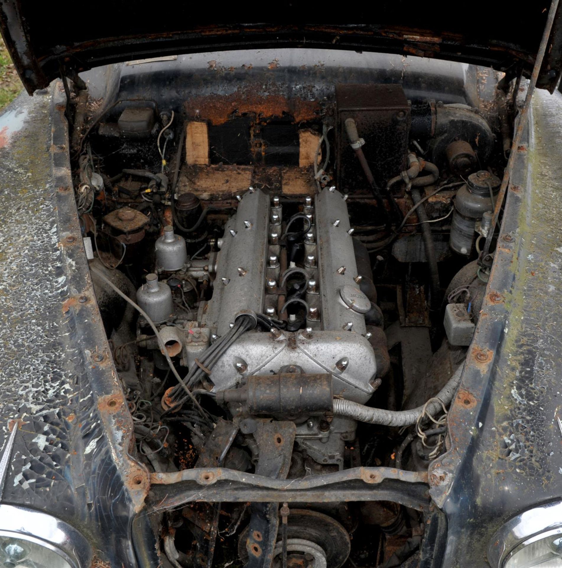 1954 black, Jaguar Mark VII 2-Axle-Rigid Body, for restoration. Registration Number 642 BMU. - Image 19 of 24