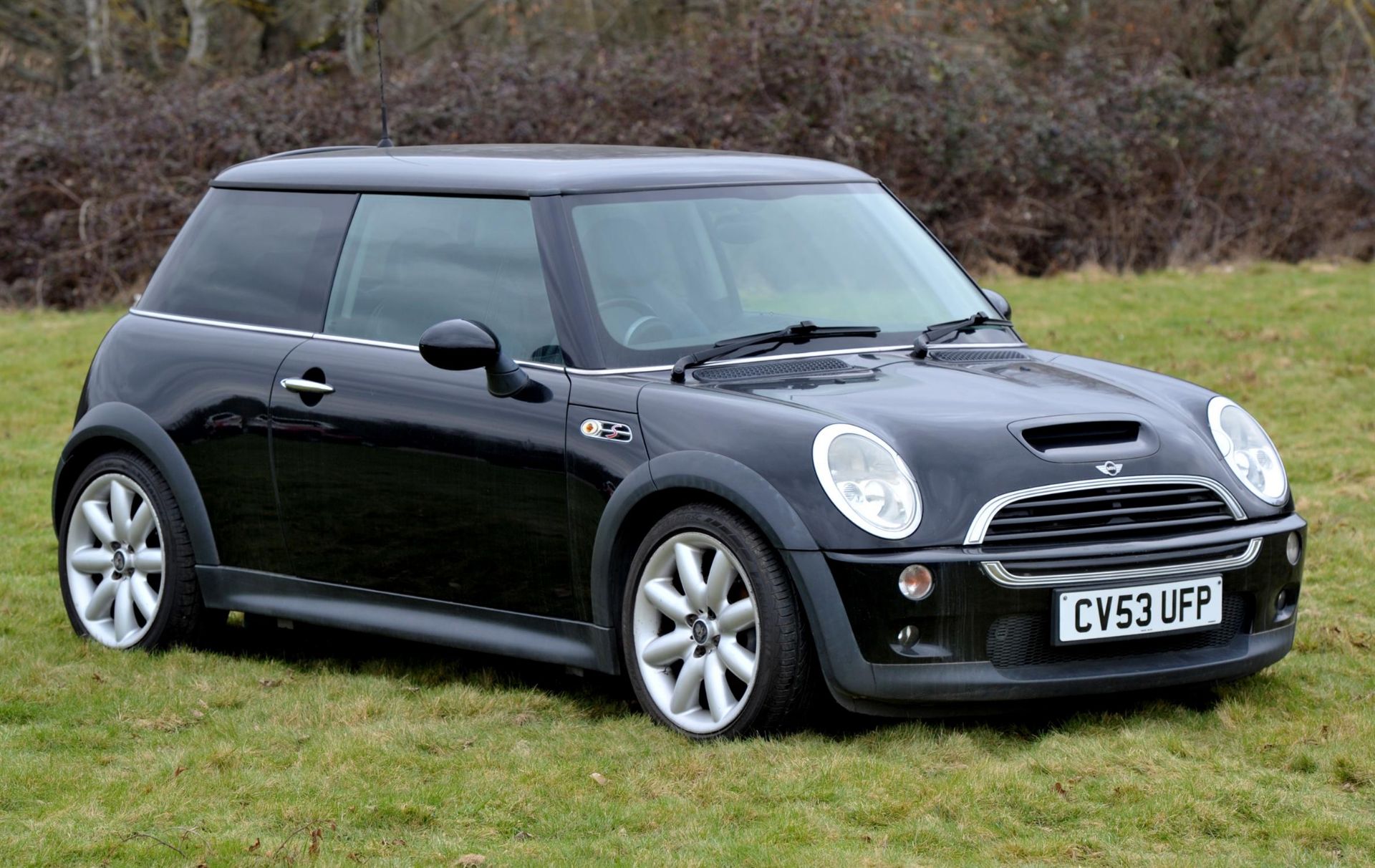 2003 Mini Cooper S. Registration CV53 UFP - An early BMW Mini Cooper S R52 model.