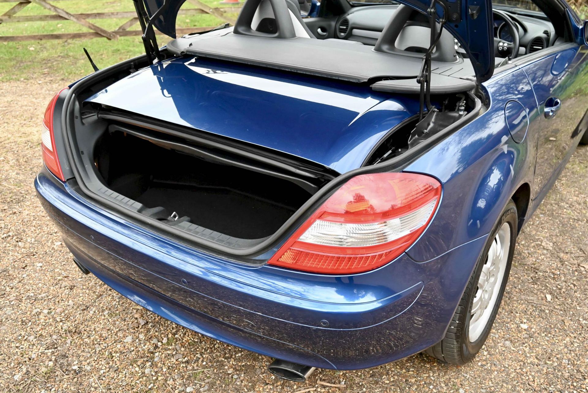 2006 Mercedes Benz SLK 200 Kompressor 1.8 Auto Convertible. Registration number BC06 ATC. - Image 12 of 17