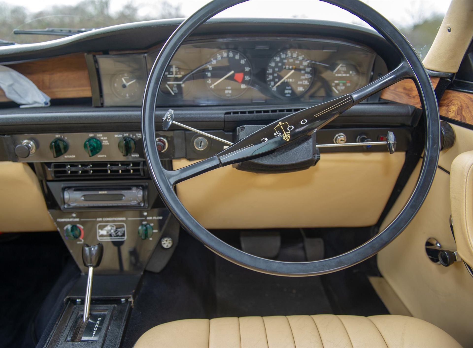 1976 Rover 3.5 V8. Registration number MDK 582R. First Registered 01-10-1976. Petrol - Rare - Image 16 of 28