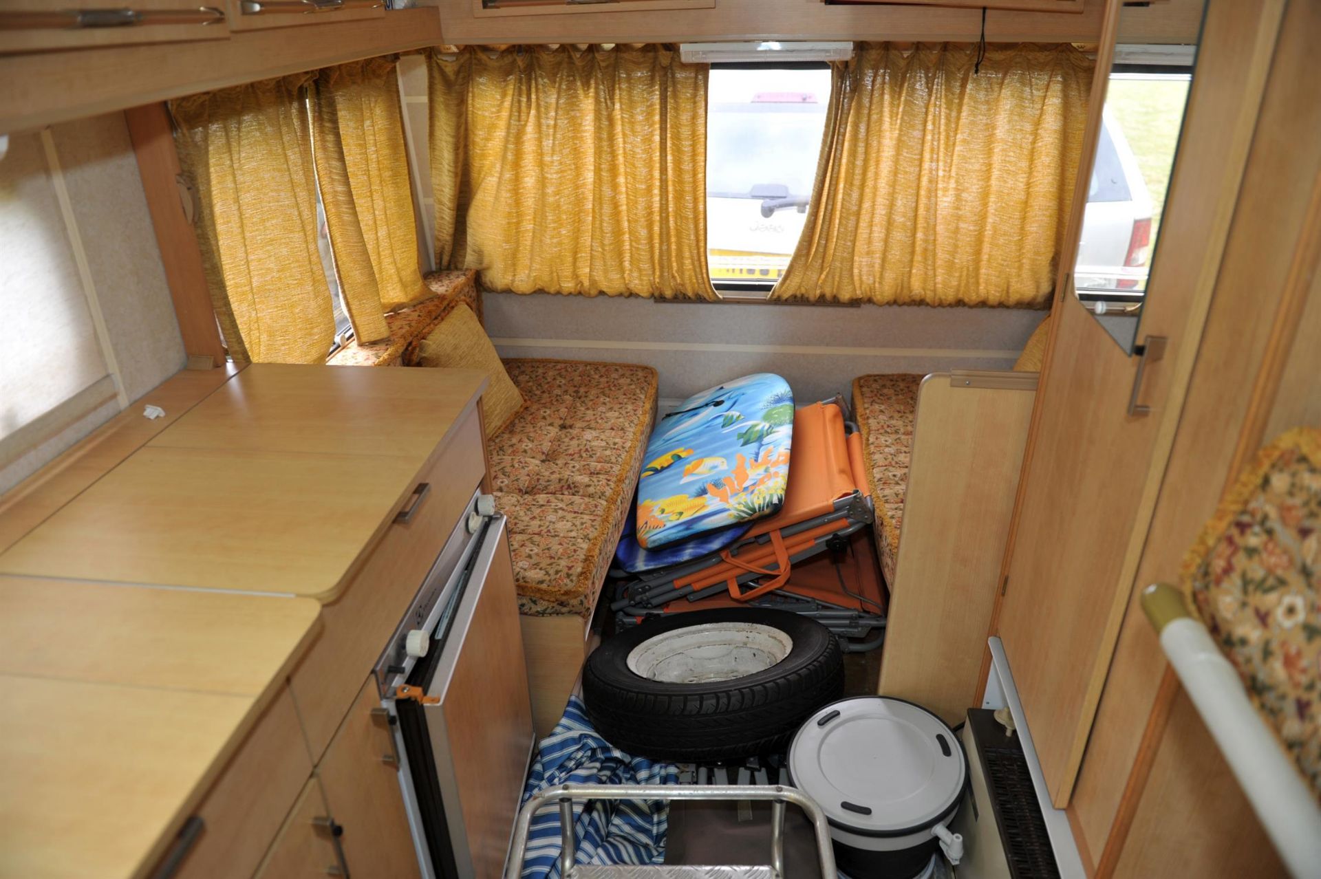 Retro 1981 CI Eccles caravan. Special 50 magazine edition model. 4 berth, double bed and twin bunk - Image 10 of 13