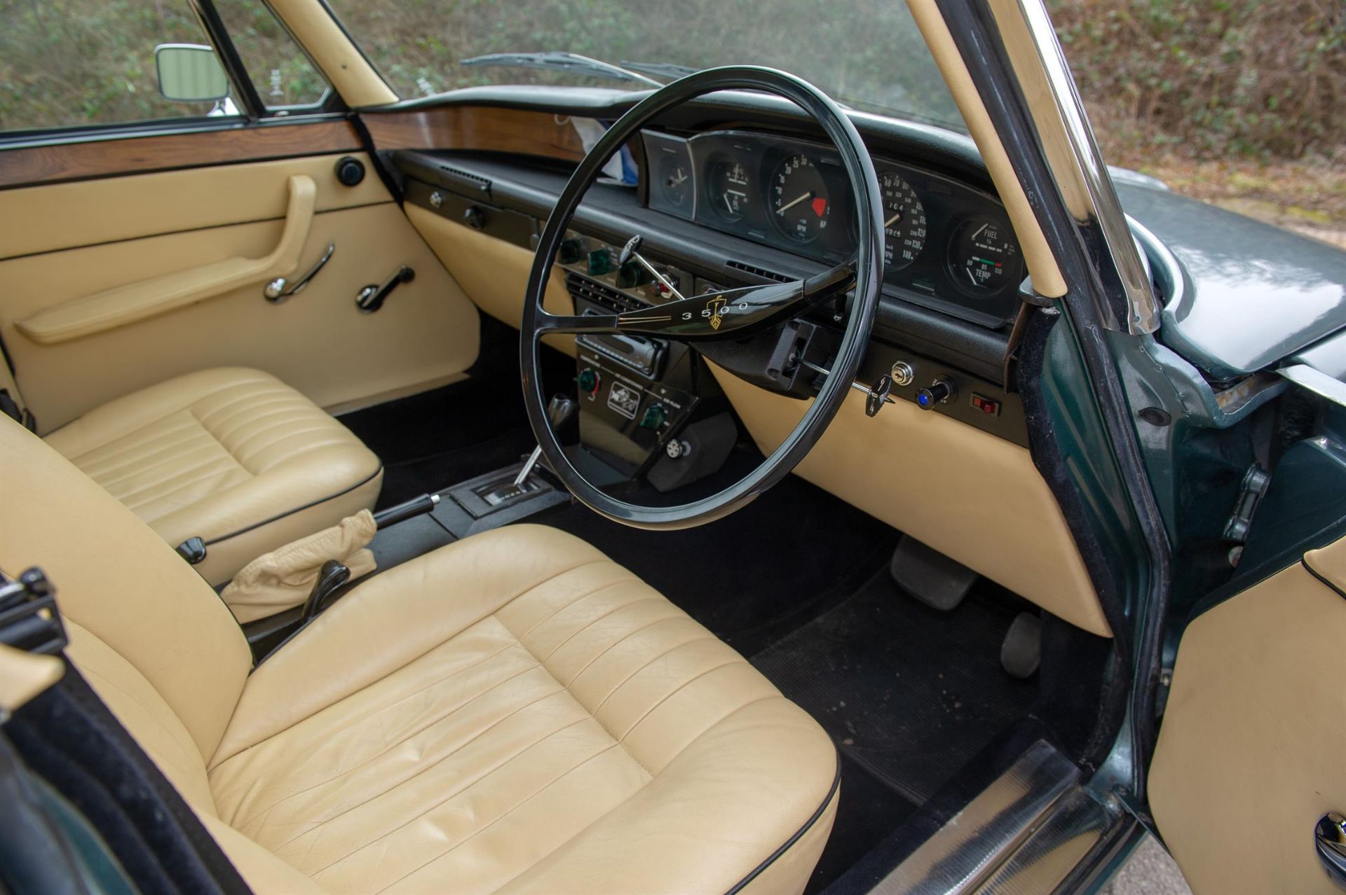1976 Rover 3.5 V8. Registration number MDK 582R. First Registered 01-10-1976. Petrol - Rare - Image 12 of 28
