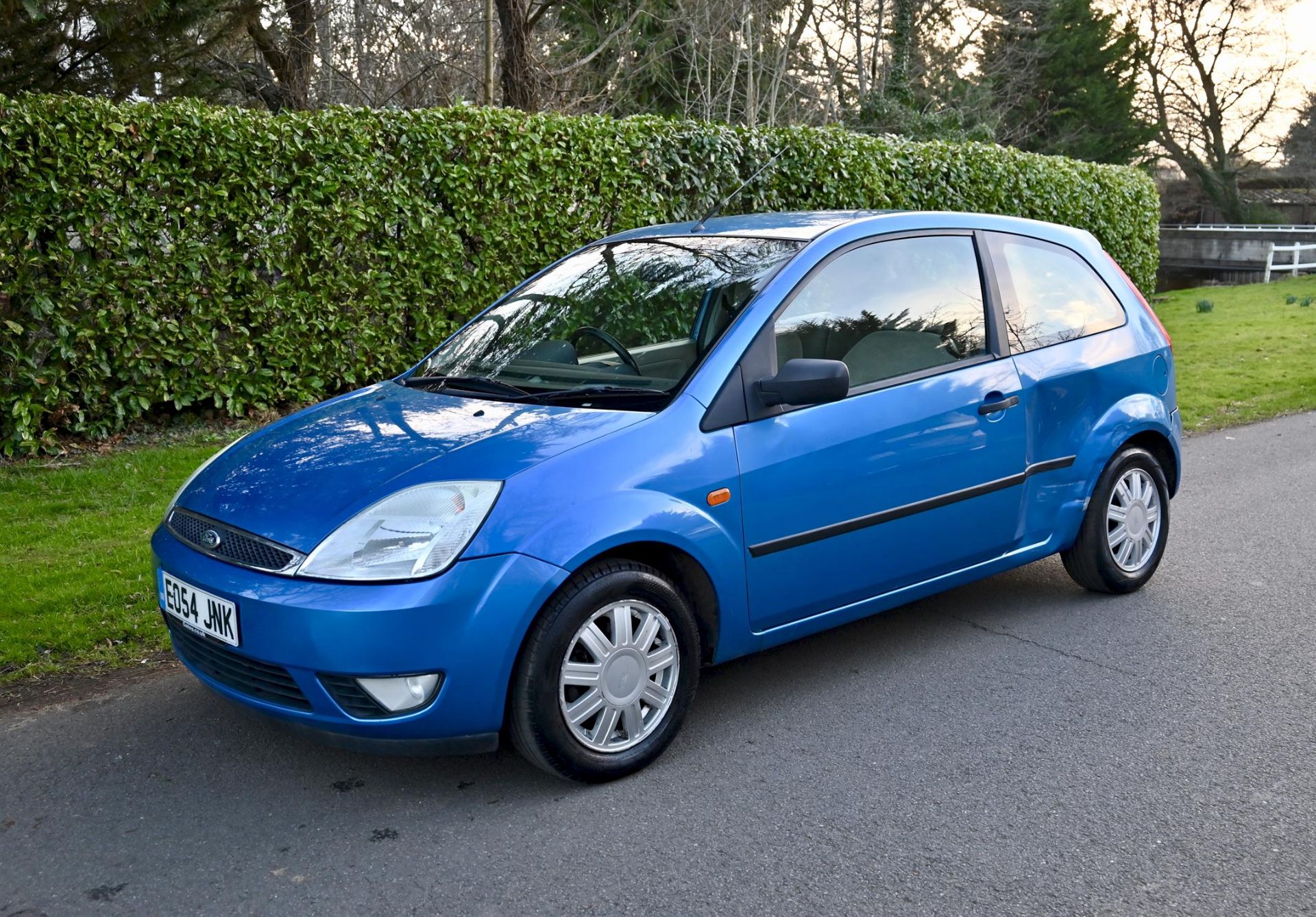 2004 Ford Fiesta 1.4 Ghia 3-door hatchback. Registration number: EO54 JNK. Metallic Aquarius Blue, - Image 4 of 16