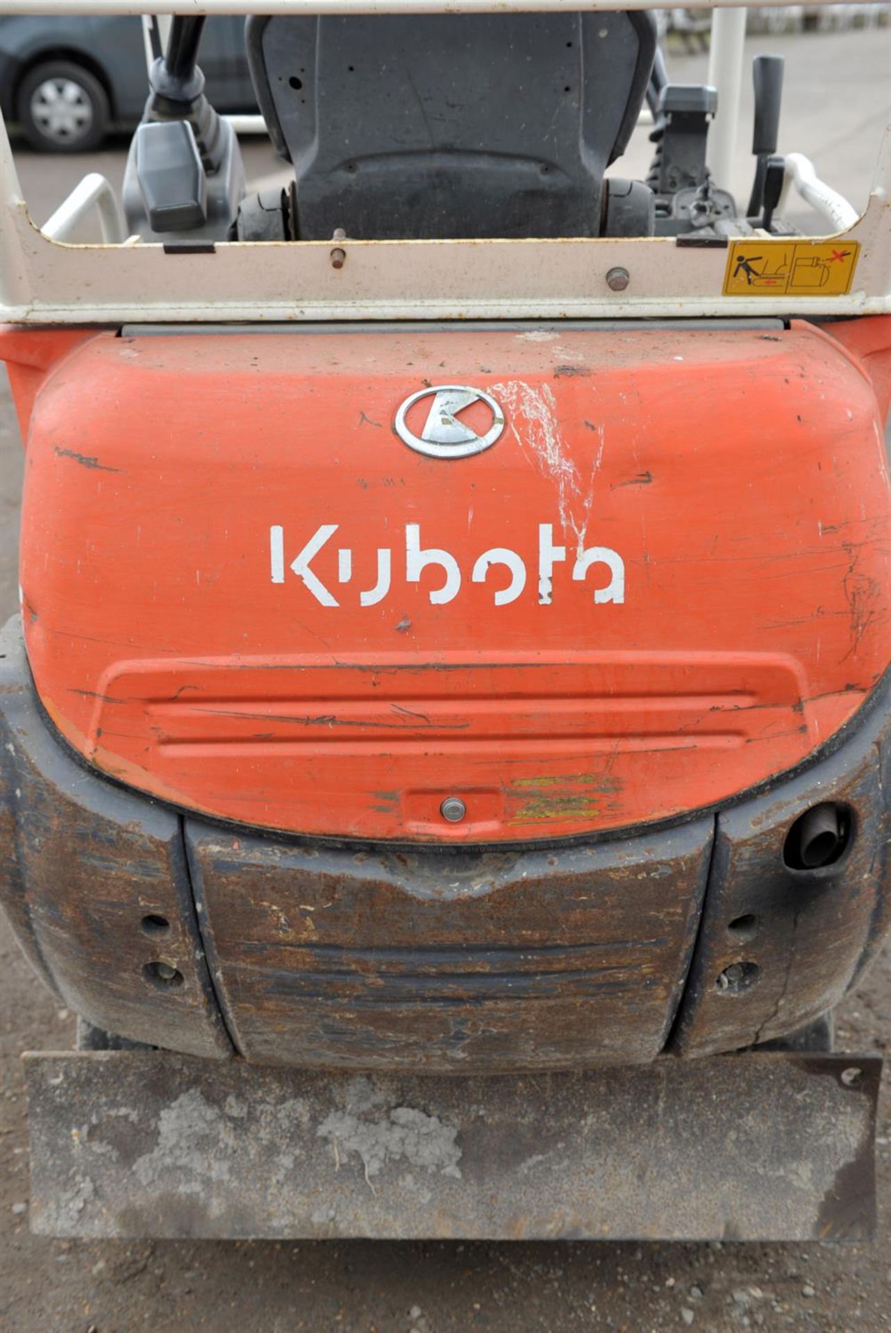 Kubota 1.5 ton digger KX413S. This mini digger comes in working order with its 3 digger buckets it - Image 5 of 10