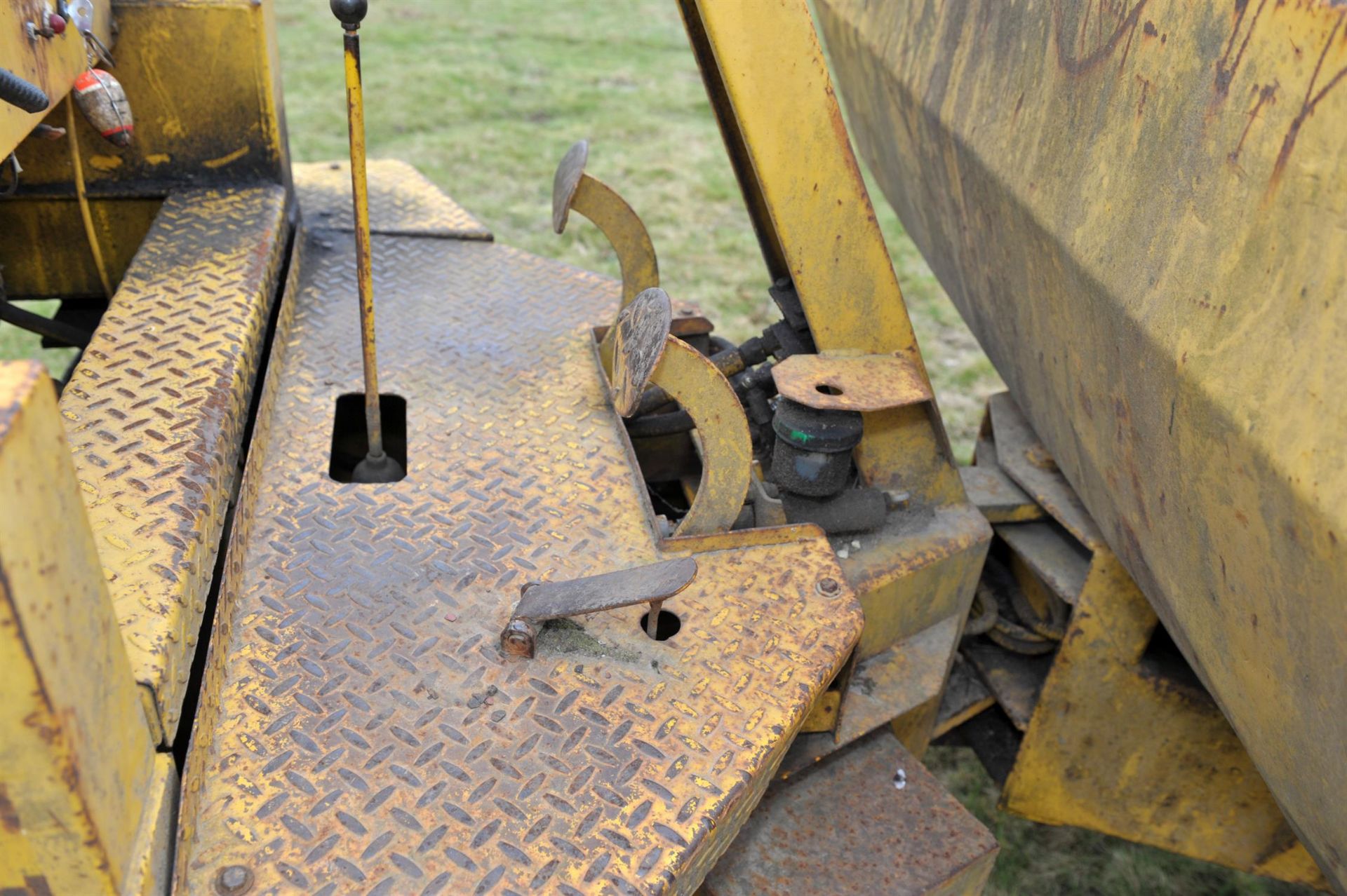 Two Tonne Thawites Dumper Truck. Electric key start. Tipper working. To satisfy your knowledge of - Image 7 of 10