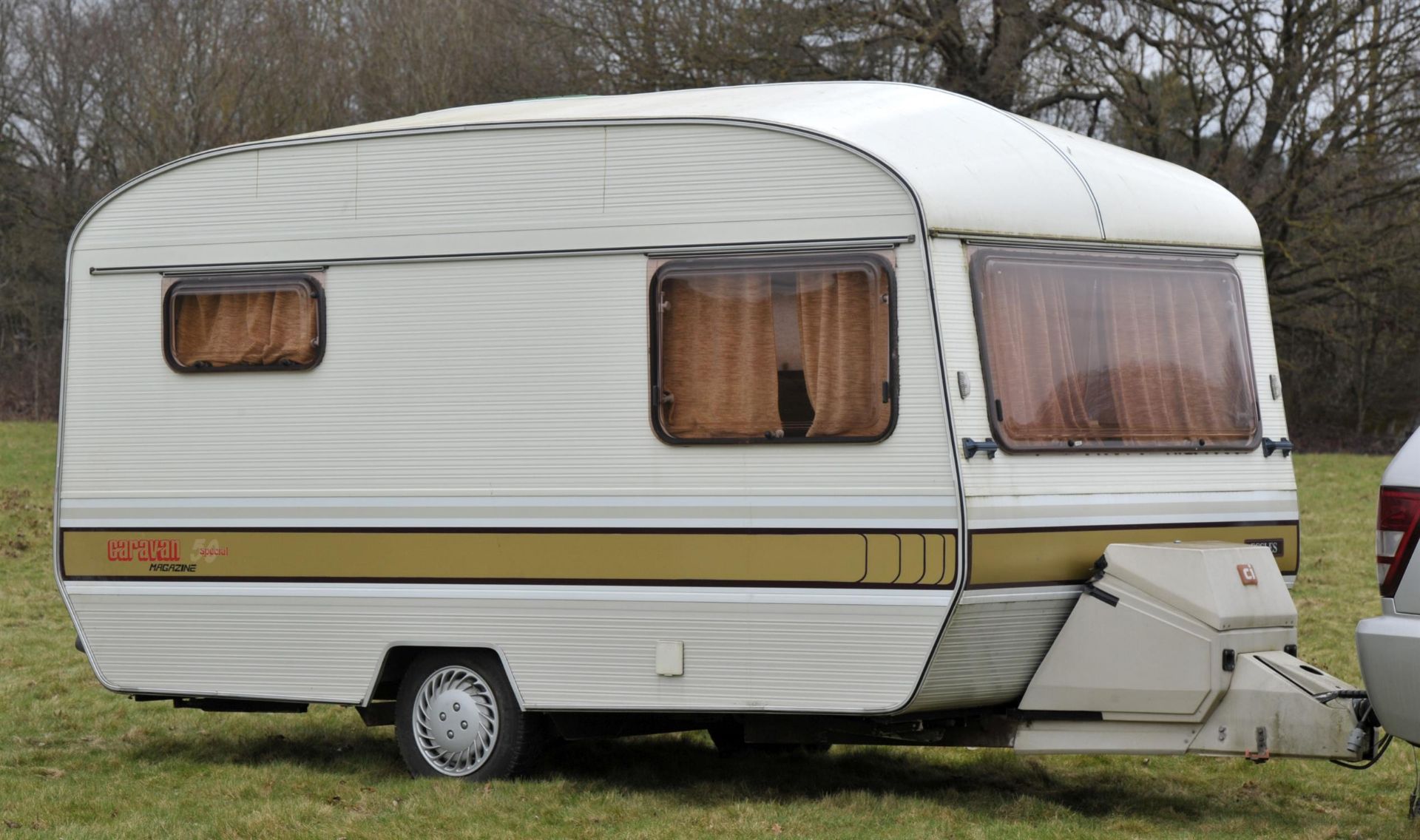 Retro 1981 CI Eccles caravan. Special 50 magazine edition model. 4 berth, double bed and twin bunk - Image 2 of 13