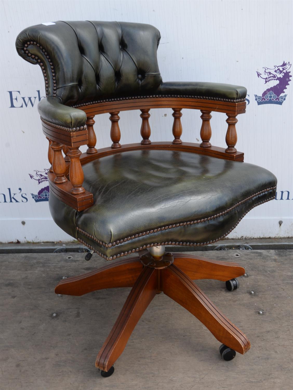 Swivel office chair, 20th century, upholstered in green button back leather - Image 2 of 2