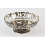 Mappin & Webb pedestal fruit bowl with pierced decoration, Sheffield 1925, 27oz 843gm 27cm Dia.