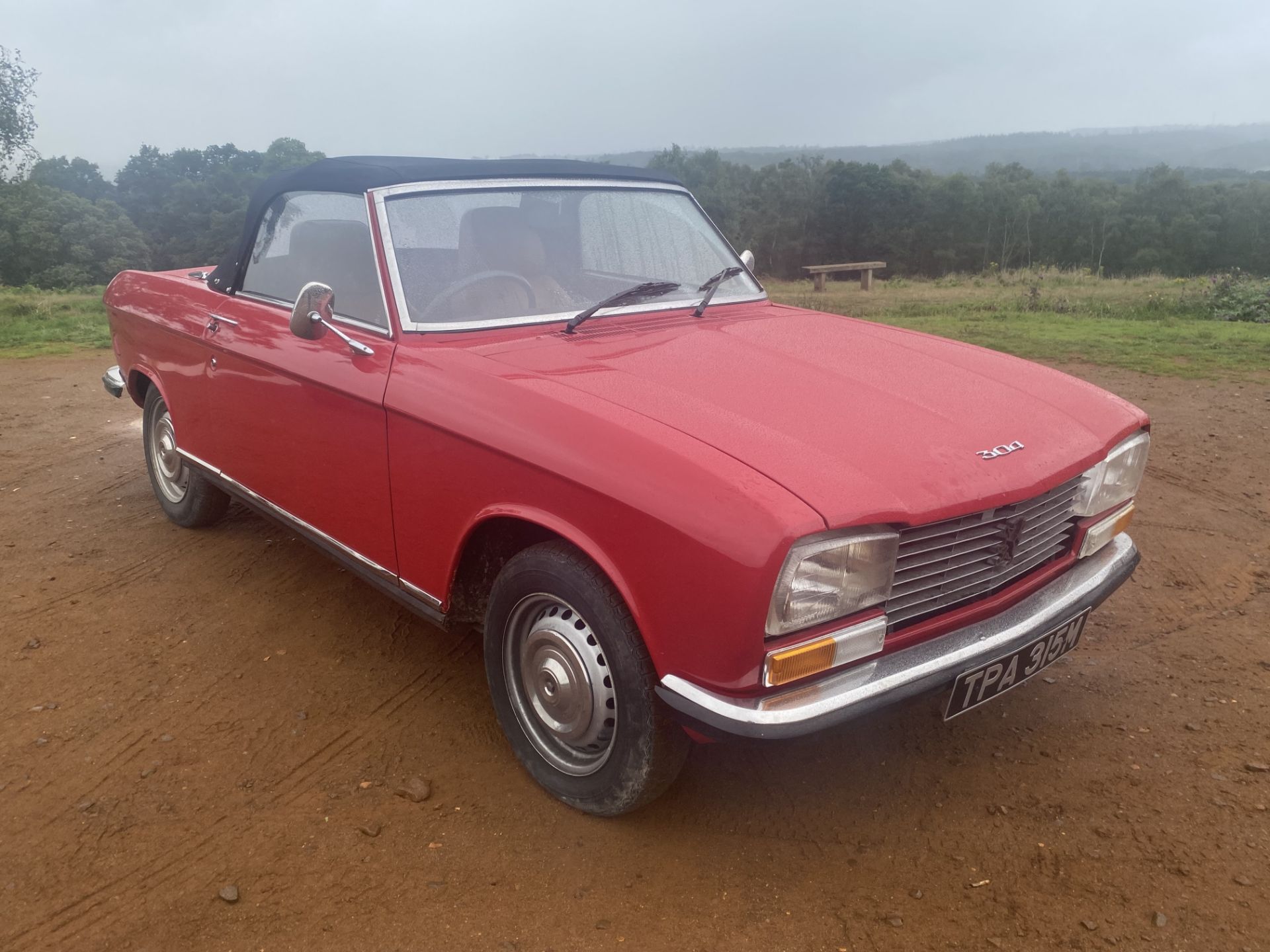 Peugeot 304 Convertible. Registration number: TPA 315M. Rare RHD drive model with 82,696 miles from - Image 9 of 14
