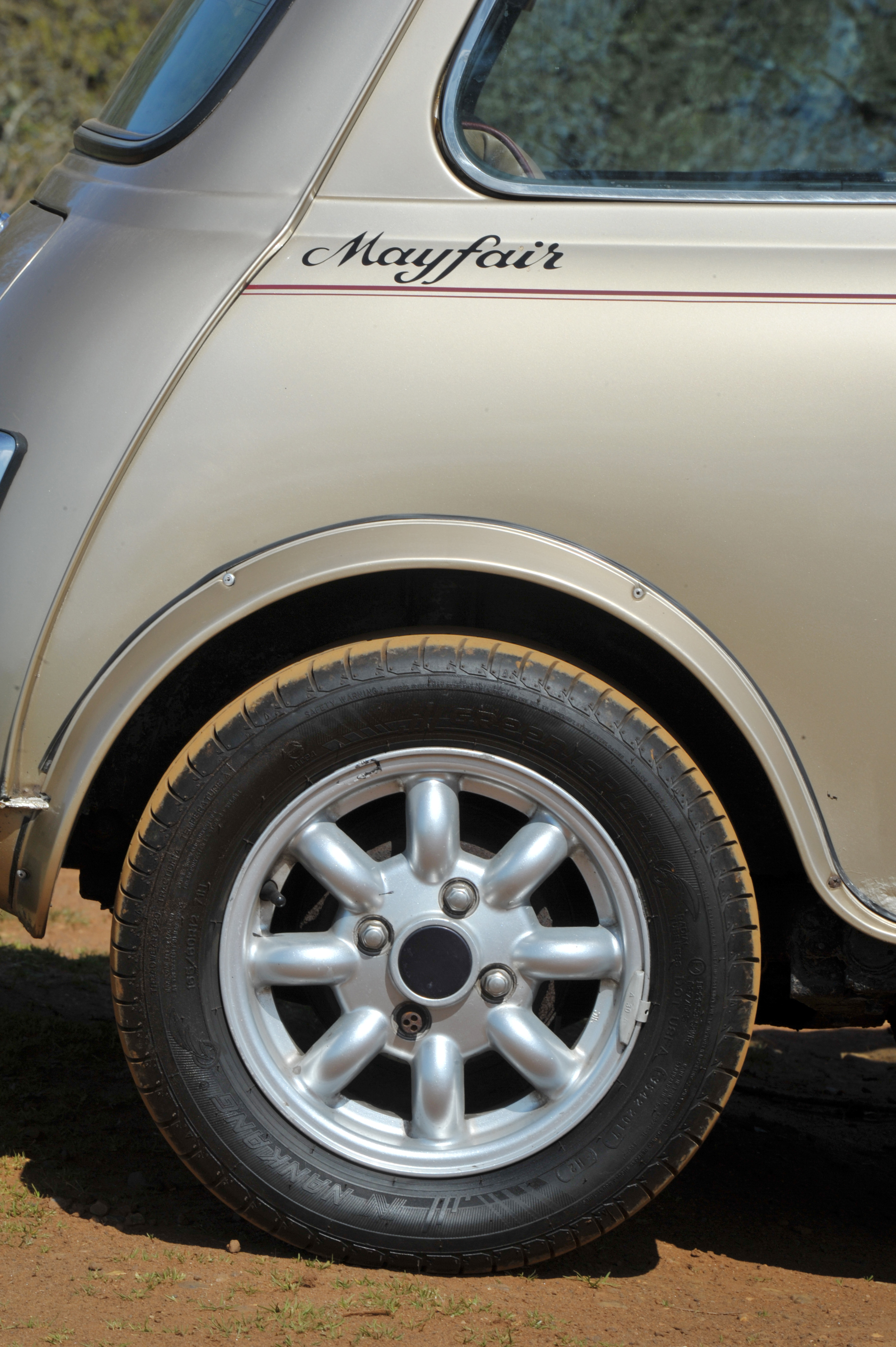 1987 Mini Mayfair. Registration number D776 XBL. Finished in Metallic Gold with contrasting cream le - Image 17 of 26