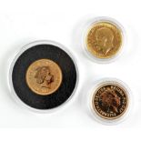 Three gold sovereigns, comprising a full gold sovereign 1914 (Perth mint) in a capsule about very