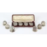 Cased set of four "Vintage Car" place holders London 1966, five disk place holders and one with a