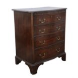Mahogany serpentine front chest of drawers, late 18th/early 19th Century, with brushing slide,