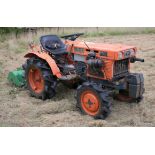 Kubota B7001 Compact Tractor - 4WD 0.8L 3-cyl diesel engine producing 16hp with PTO and 3 point