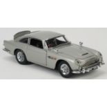 James Bond 007 Aston Martin DB5 (1964), Danbury Mint 1:24 scale authorised replica model of the car