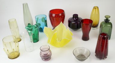 A collection of fifteen glass vessels and vases, to include Whitefriars, in red. green,