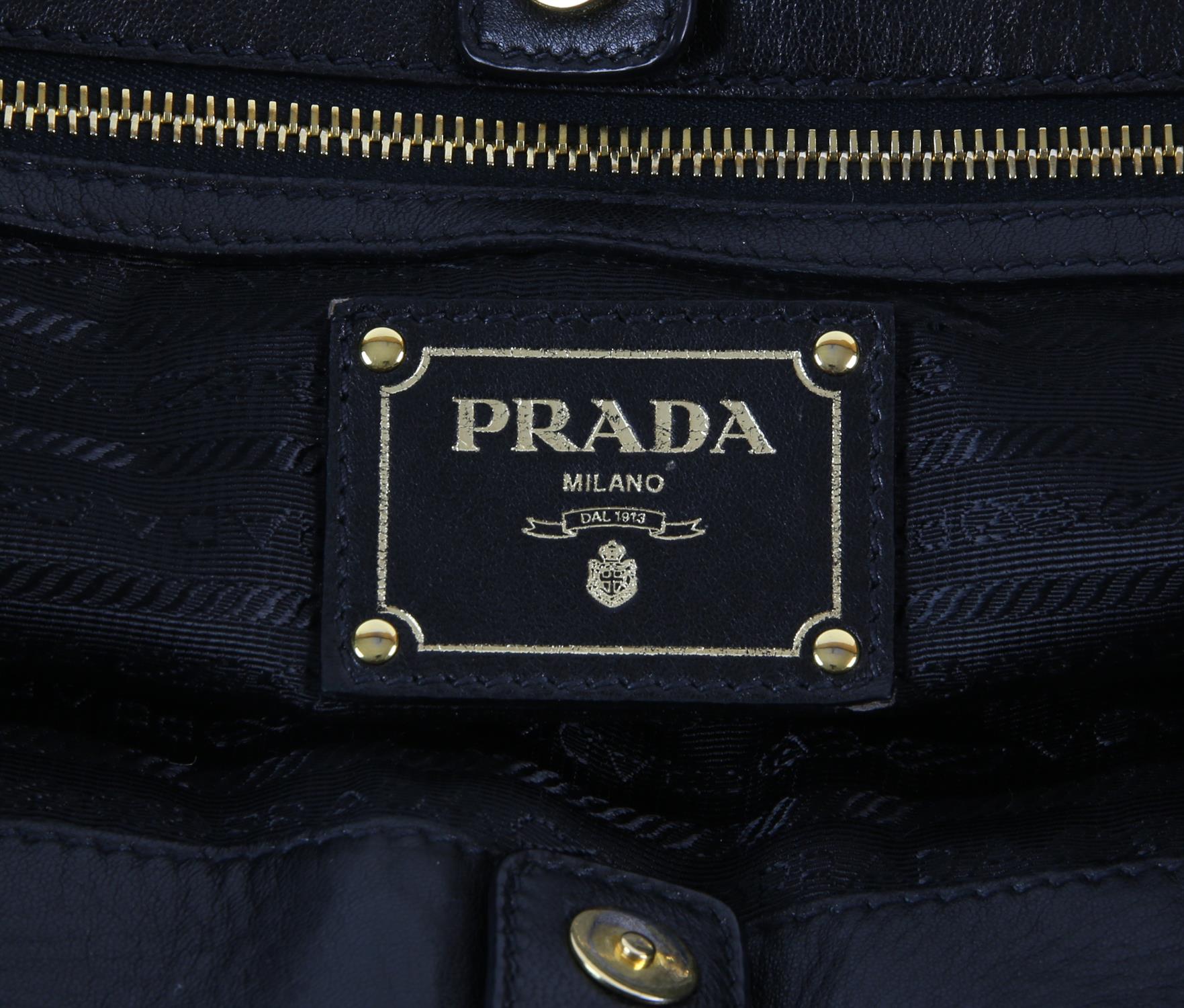 PRADA black nappa lambskin GAUFRE leather bag with gold coloured hardware with authenticity card - Bild 5 aus 5