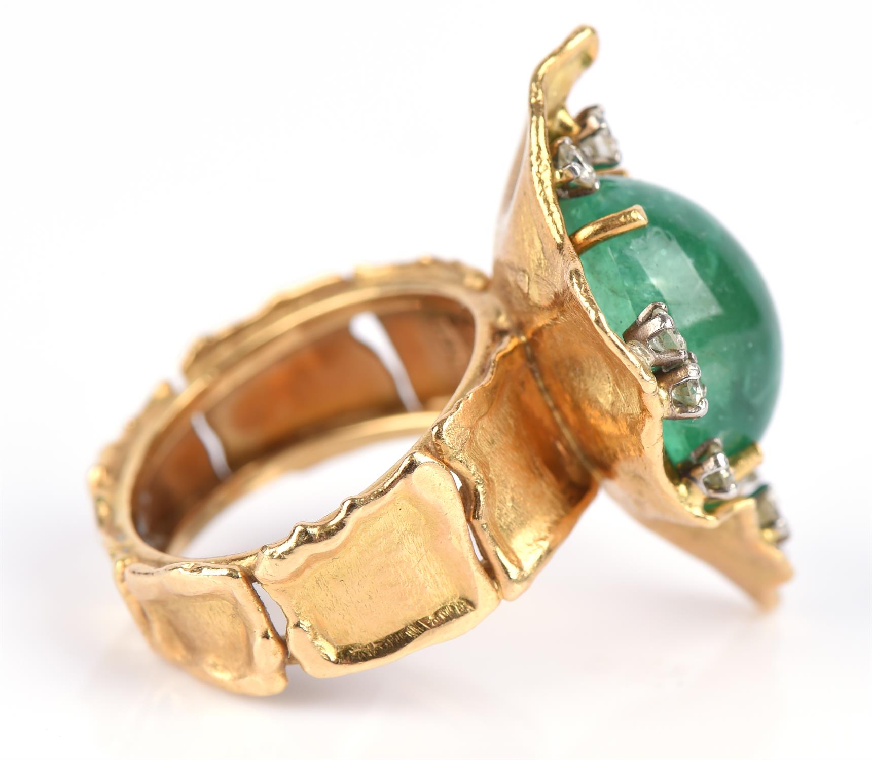 George Weil vintage emerald dress ring, central oval cabochon cut emerald estimated weight 13. - Image 2 of 6