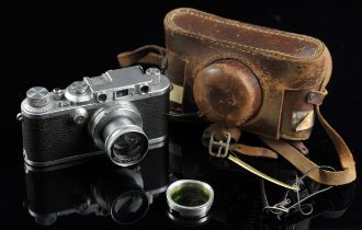 Leica IIIa D.R.P. 35mm camera No. 325058 circa 1939, with Summar f=5cm 1:2 No468213 with leather
