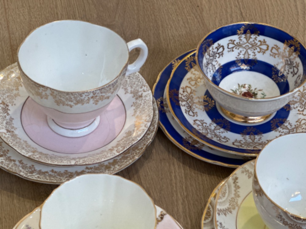 Tray lot comprising of mainly 3 piece (cup, saucer & plate) cabinet display sets, includes Royal - Image 3 of 3