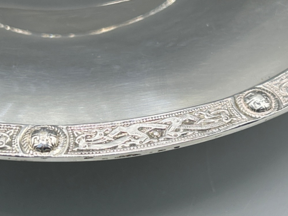 Hallmarked silver dish with nice pattern around rim - Image 3 of 4