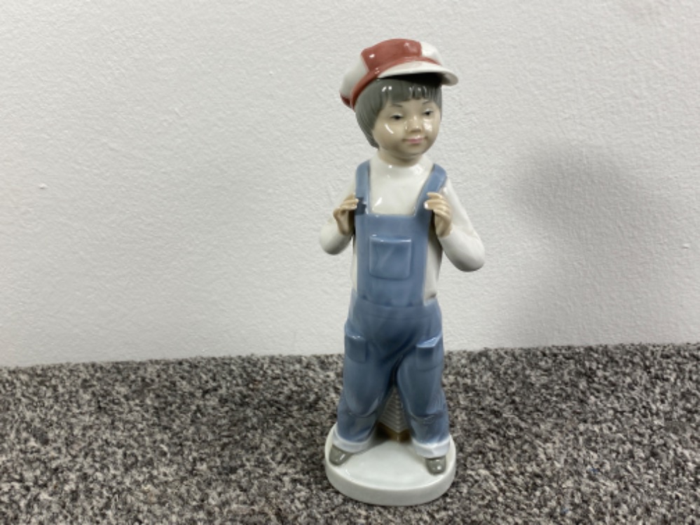 Lladro figure 4898 ‘Boy From Madrid’ in good condition