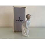 Lladro 4873 ‘Girl kissing’ in good condition and original box
