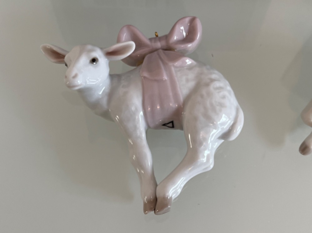 Lladro 5750/5969 ‘Little lamb & Nativity lamb’ in good condition and original box - Image 2 of 3