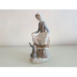 Lladro 4826 ‘Rabbits food’ in good condition and original box