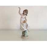 Lladro 6580 ‘Garden dance’ in good condition and original box